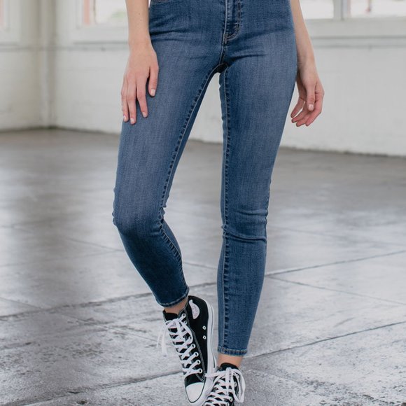 RSQ Mid Rise Jegging - Picture 2 of 11